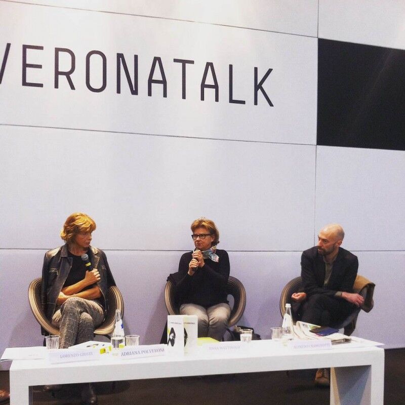 Curare in Italia, curare all'estero. Qual Ã© la differenza? [Alfredo Cramerotti, Anna Mattirolo, Lorenzo Giusti. A cura di Adriana Polveroni] ArtVerona